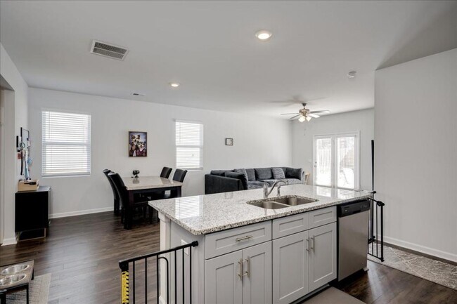 Building Photo - 5132 Captain Dr