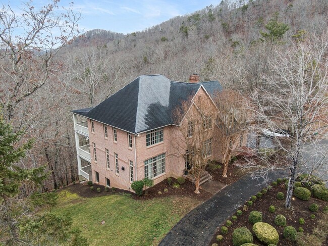 Building Photo - Spacious Home with Mountain Views in Black...