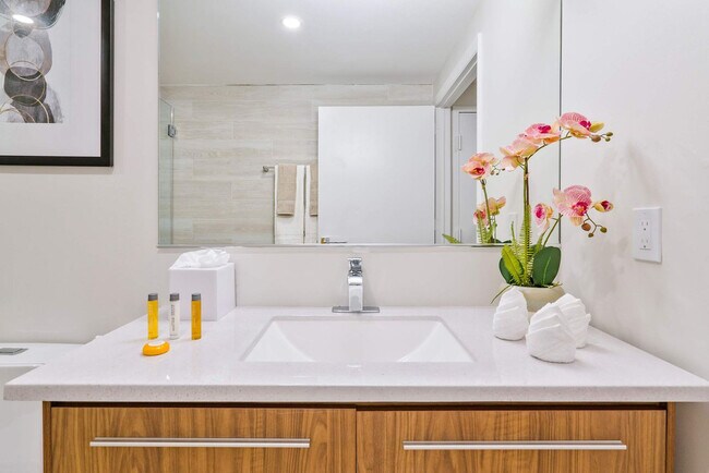 Building Photo - 2889 McFarlane Rd