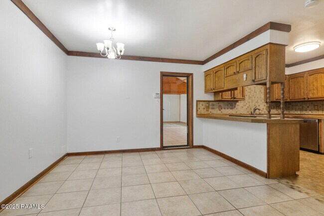 Building Photo - 3403 President Davis Dr