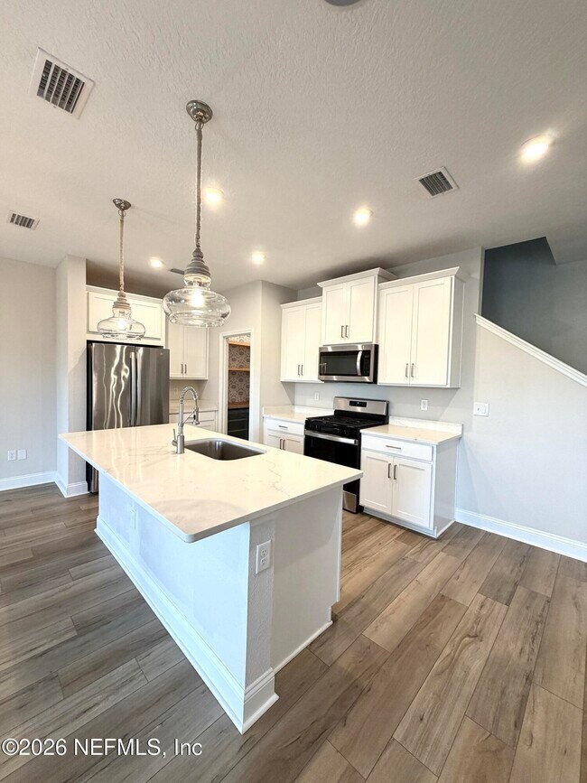 Building Photo - 12959 Holsinger Blvd