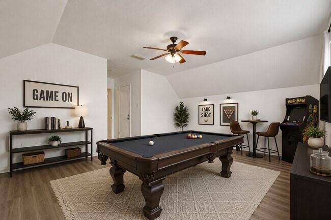 Building Photo - 539 Belwin Dr