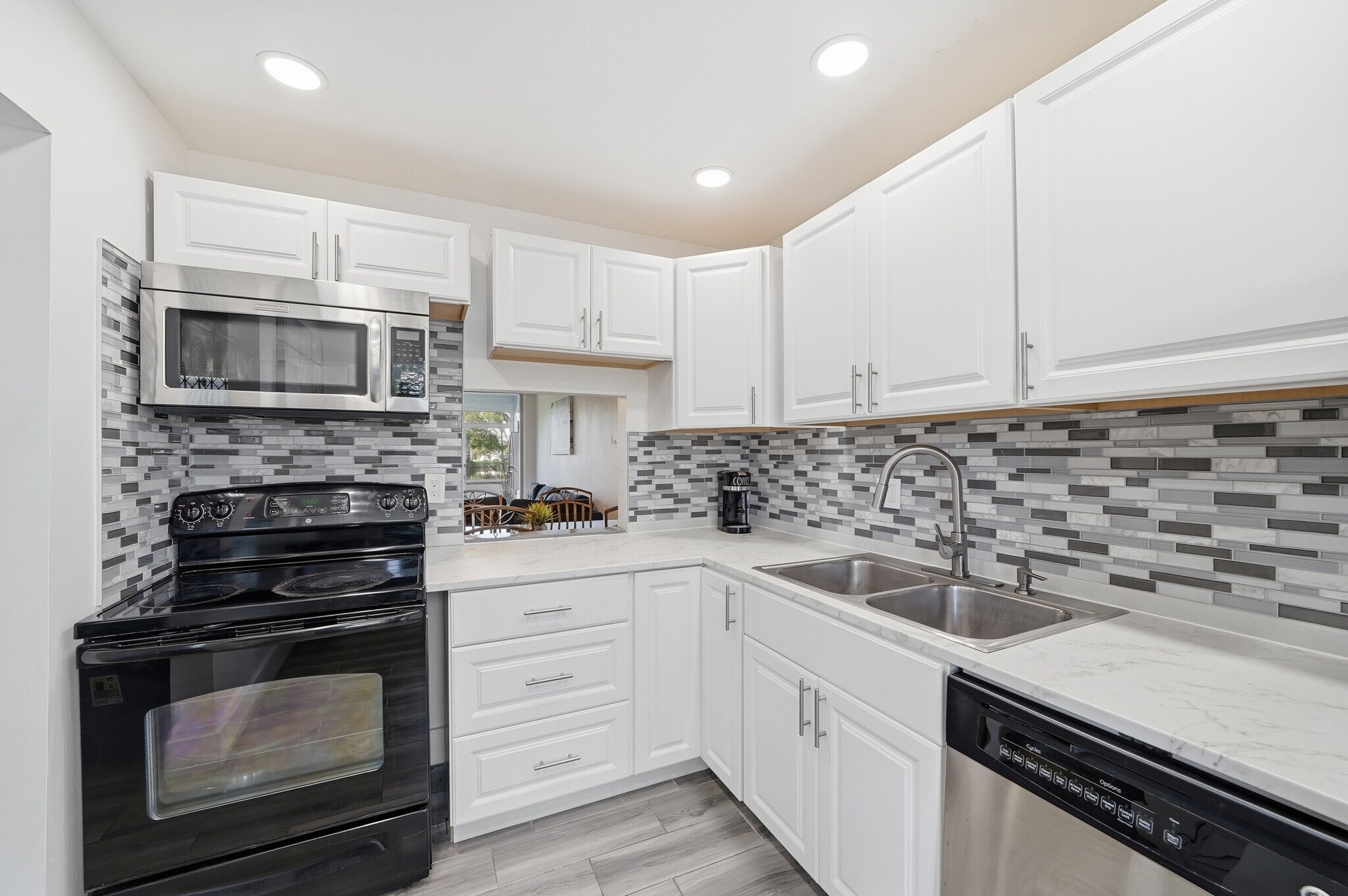 Building Photo - 5860 NW 64th Ave