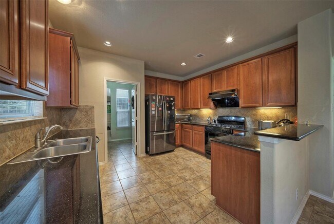 Building Photo - 8809 White Ibis Dr