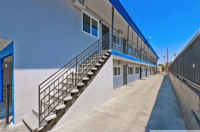 Building Photo - 1040 W 91ST ST