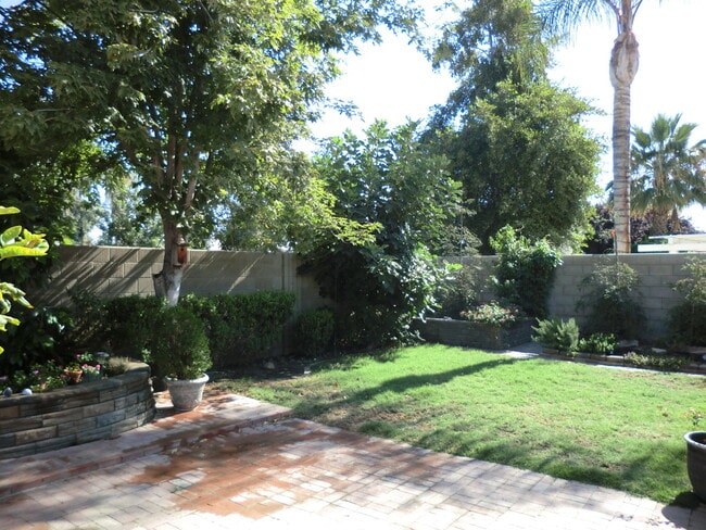 Building Photo - Silver Creek area. 4BD 2 BA. CLEAN,  NEWLY PAINTED