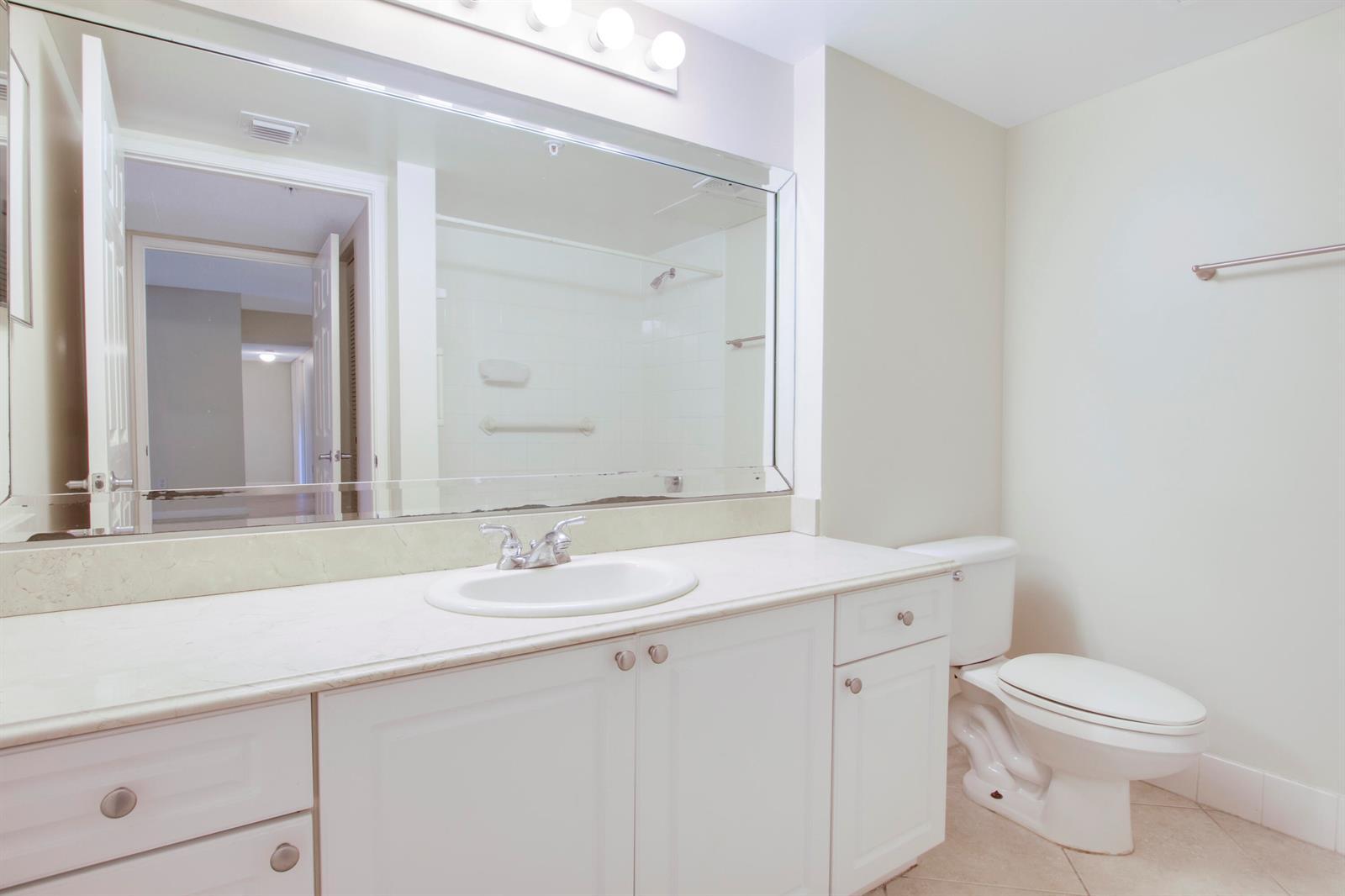 Building Photo - 284 Village Blvd