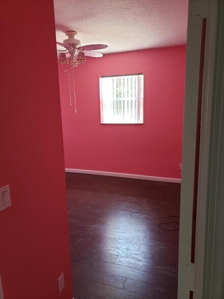 Building Photo - 6759 Silver Ridge Ln