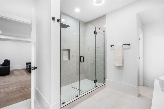 Building Photo - 507 Karen Ln