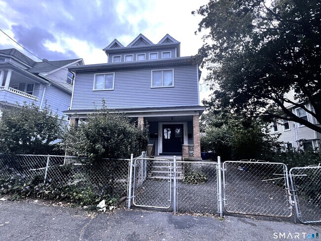 Building Photo - 1485 Iranistan Ave