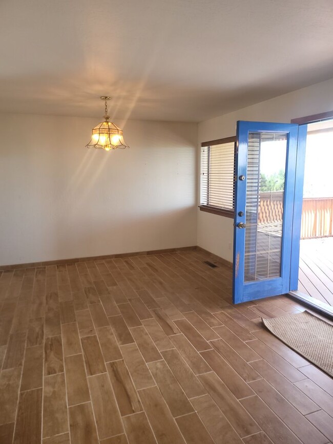 Building Photo - Sandia Heights Beauty 3 bedroom  2 bath