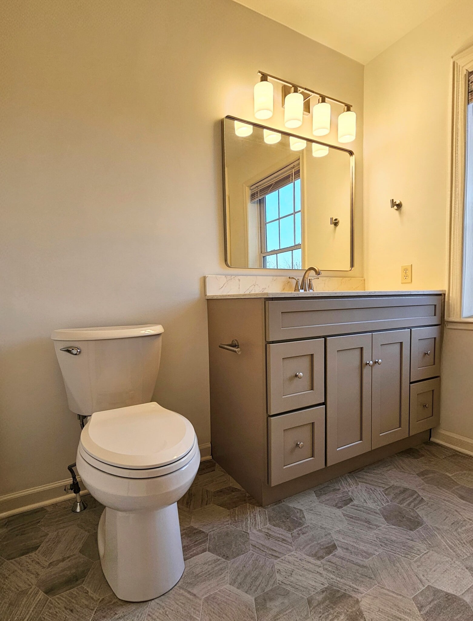 Building Photo - 107 Acorn Ln