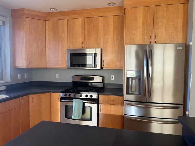 Building Photo - 125 N Hamilton St