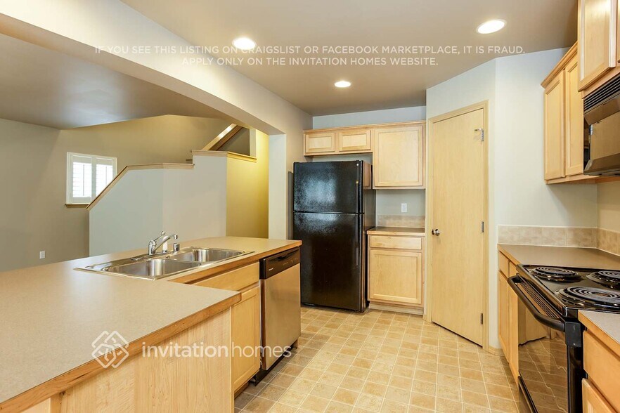 Building Photo - 8410 2nd St NE