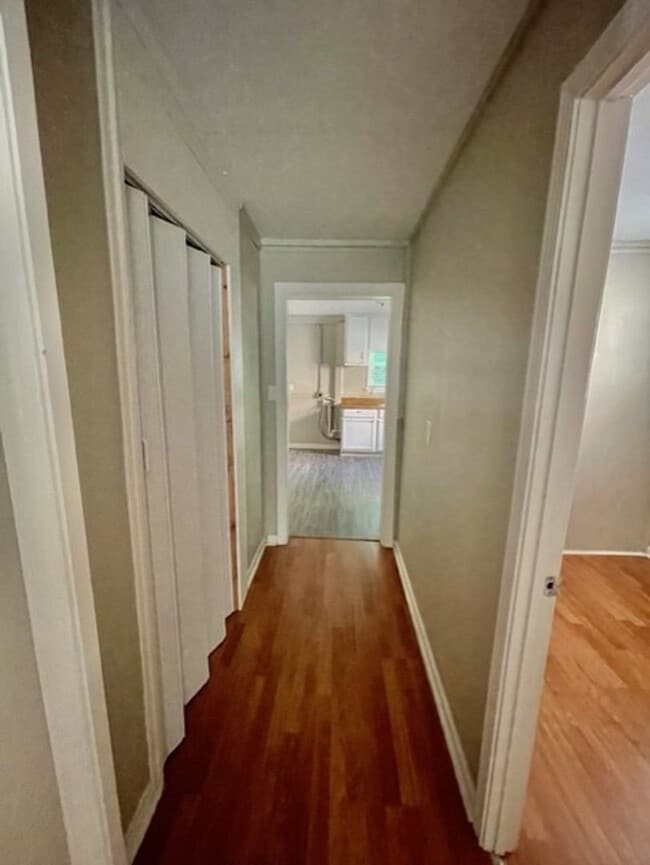 Building Photo - Adorable 3 bedroom 2 bath Ranch style home...