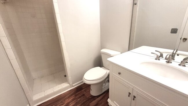 Building Photo - Two Bedroom 2.5 Bath Townhouse for Rent in...