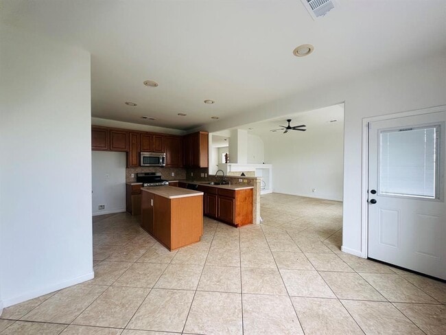 Building Photo - 16719 Keegans Ridge Way Dr