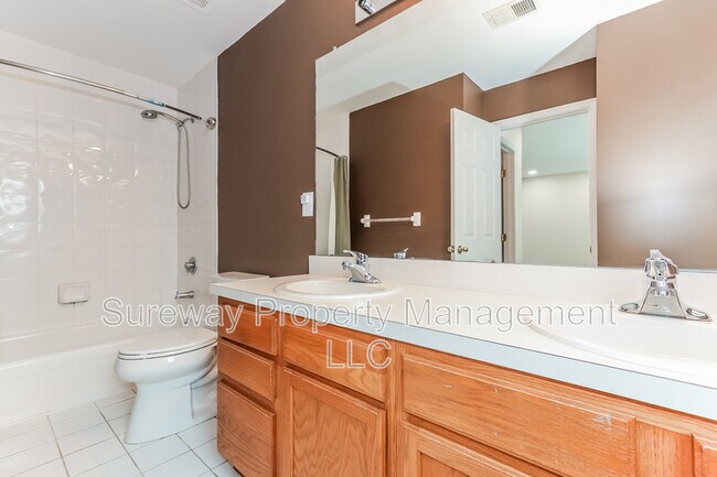 Building Photo - 53 Malsbury St