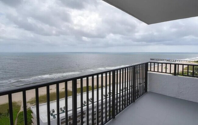 Building Photo - 531 N Ocean Blvd