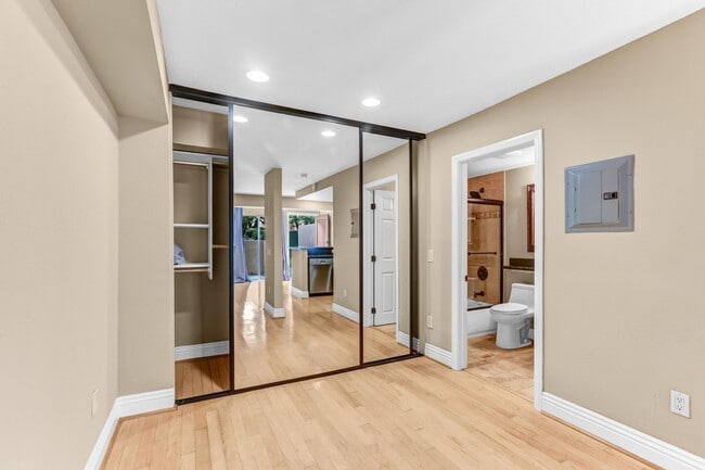 Building Photo - $500 Move In Special - Studio in the Venetian Community in UTC w/ Parking Included!