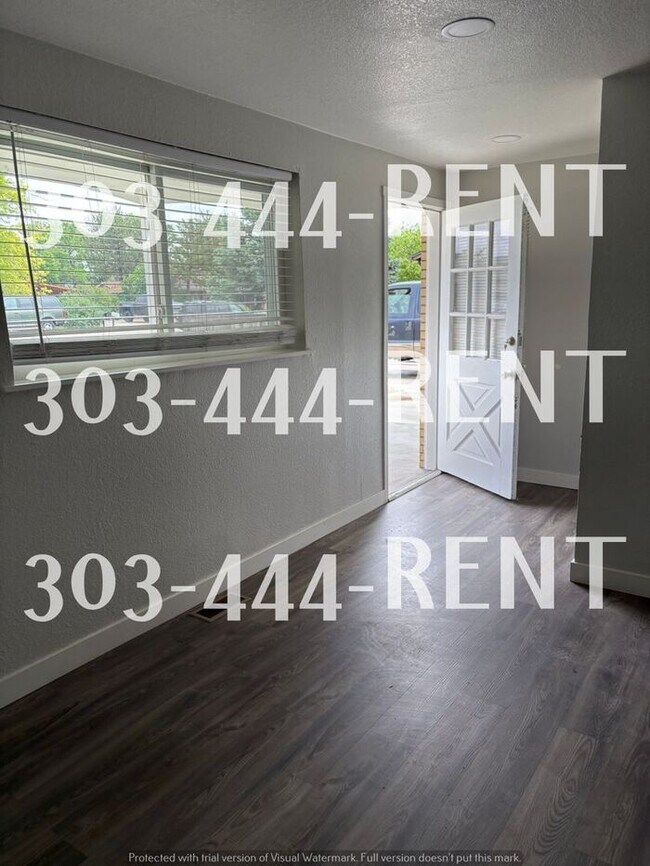 Building Photo - Welcome to this stunning 3-bedroom, 2-bath...