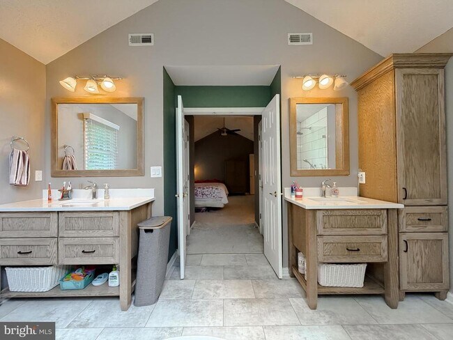 Building Photo - 23118 Silverberry Way