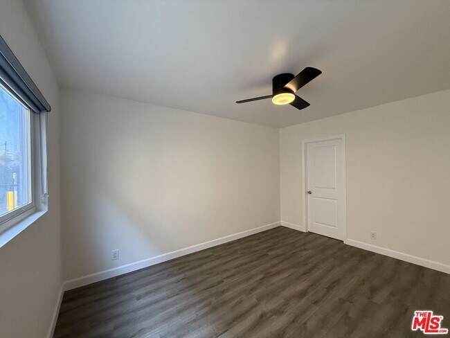 Building Photo - 11543 Venice Blvd.