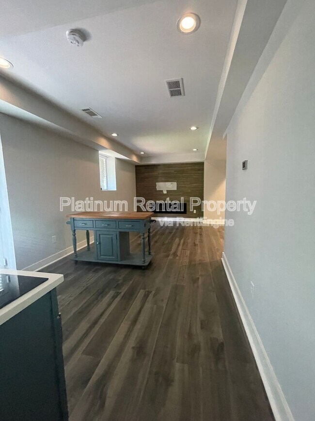 Building Photo - 3828 Donaldson Dr