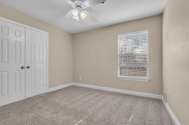 Building Photo - 6 Meadow Cove Dr