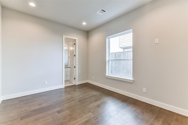 Building Photo - 10922 Brookeshire Chase Ln