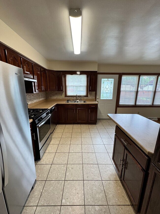 Building Photo - 5001 Sampson Dr