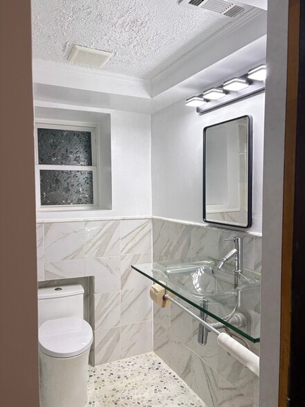 Building Photo - 1229 Girard St NW