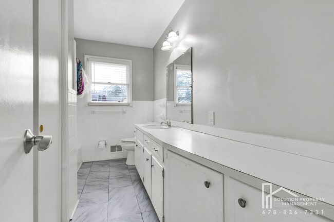 Building Photo - 3925 Chicamauga Dr