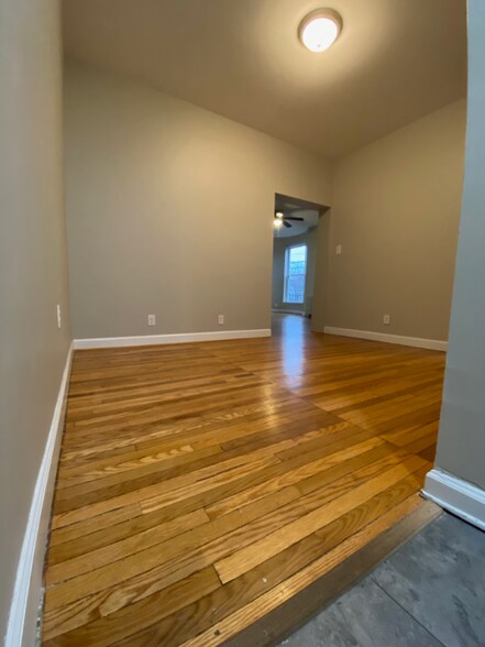 Building Photo - 506 Luzerne Ave