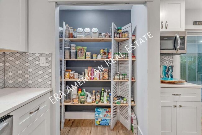 Building Photo - 2037 Lewis Turner Blvd