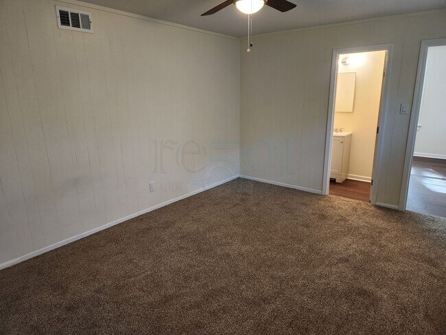 Building Photo - *Availabe Soon* Completely Remodeled Home!