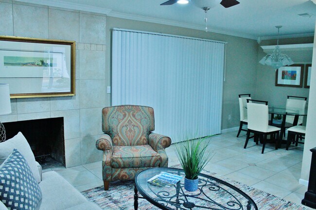Building Photo - 7825 Renaissance Ct