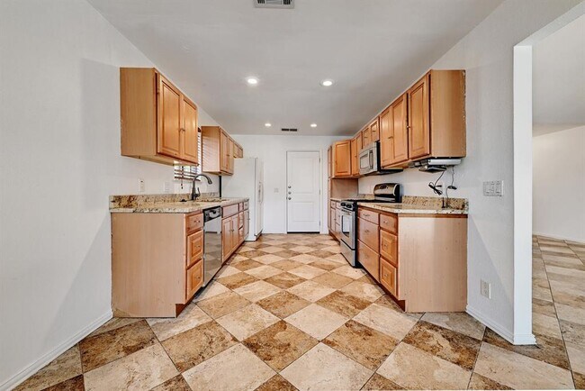 Building Photo - 1317 Meadgreen Cir