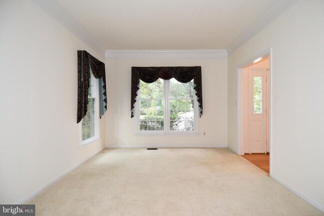 Building Photo - Elegant Brick Colonial on Quiet Cul-de-Sac...