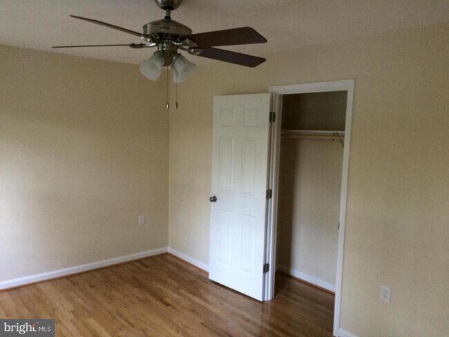 Building Photo - 105 Little River Dr