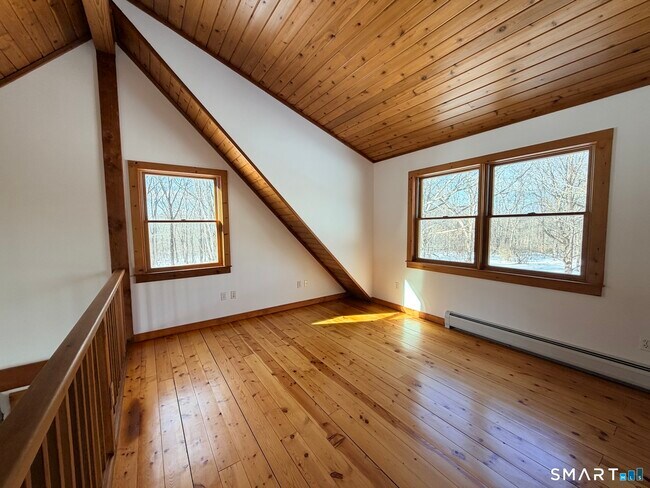 Building Photo - 249 Woodbury Rd