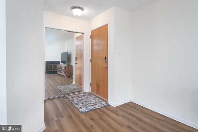 Building Photo - 206 Salem Ct