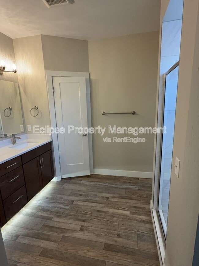 Building Photo - 679 Eadin Ln