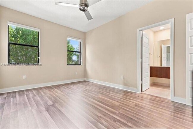 Building Photo - 10455 NW 82nd St