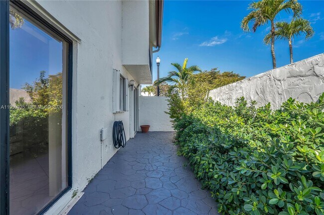 Building Photo - 1301 SW 124th Ct