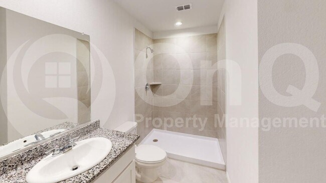 Building Photo - 204 Thresher Ln