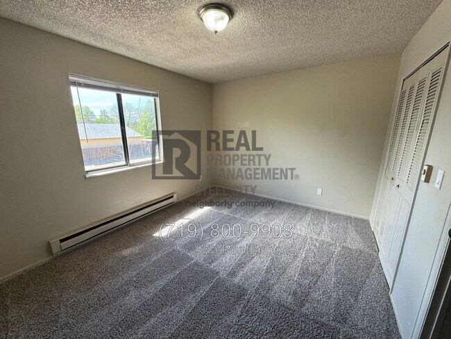 Building Photo - 1 Castle Royal Dr