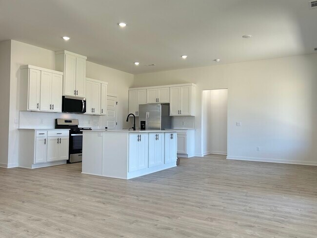 Building Photo - 288 N Yona Ln