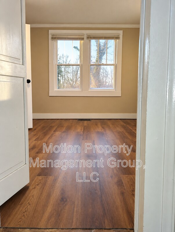 Building Photo - 808 Harrisburg Dr SW