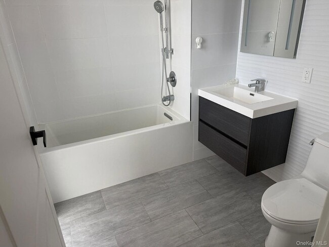 Building Photo - 97-29 64th Rd